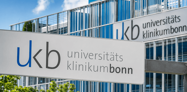 KI-generierte Illustration des Universitätsklinikums Bonn mit UKB-Schriftzug